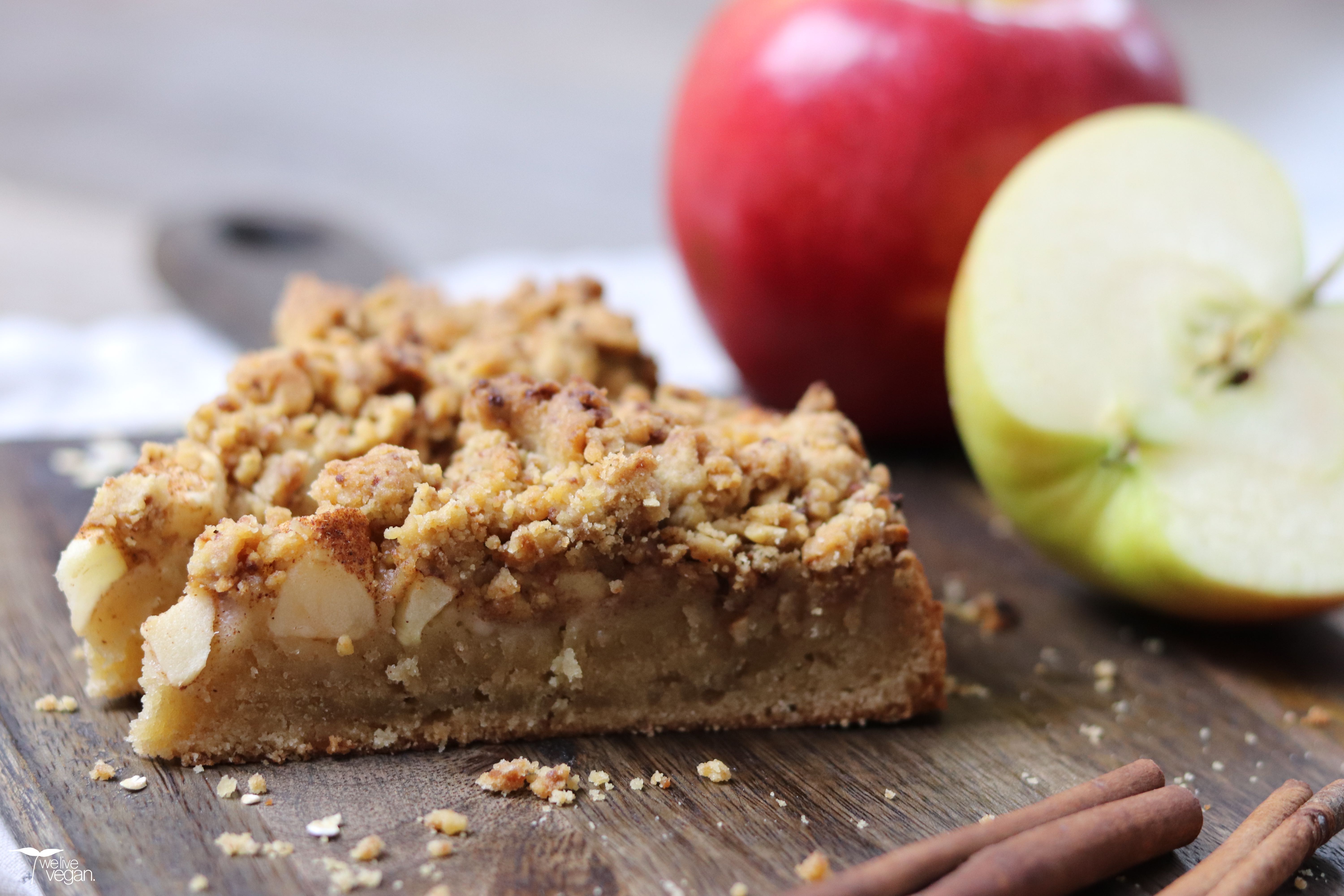 Veganer Apfelkuchen Mit Streuseln - We Live Vegan.